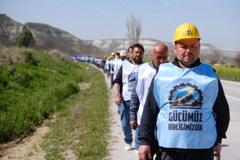 Buca’da Sağlıklı Yaşam Yürüyüşleri Artıyor: Belediye Parklarında Sabah Hareketliliği
