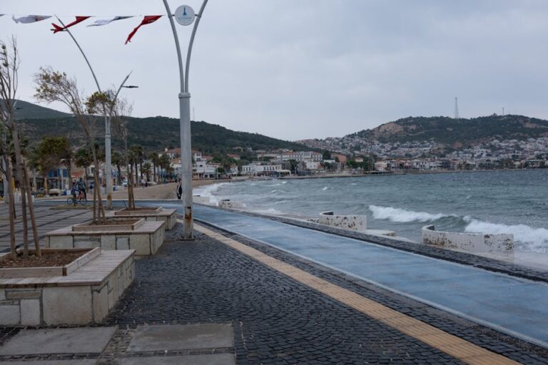 Foça Belediyesi ve Yerel Halk Deniz Kirliliğine Karşı Ortak Kampanya Başlattı