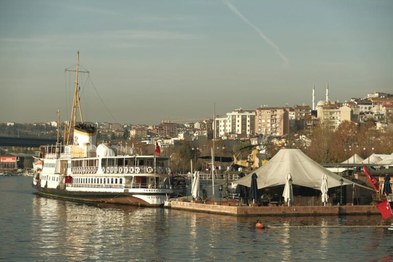 Karşıyaka Vapur İskelesi Yenileniyor: Vatandaşlara Daha Modern Hizmet