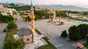 Konak’ta Elektrikli Sobadan Kaynaklanan Yangın: 1,5 Yaşındaki Çocuk Hayatını Kaybetti