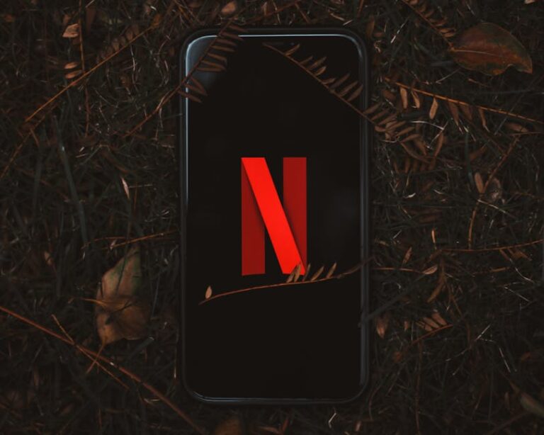 Netflix’in 10. Yıl Festivali İzmir’de Coşkuyla Başladı: 8 Bin Kişi Kültürpark’ta Buluştu